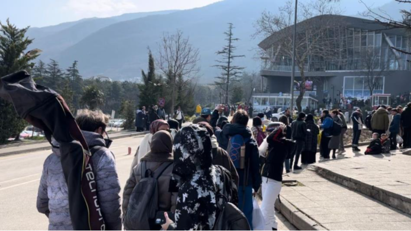 Bursa'da teleferik arızalandı, vatandaş isyan etti