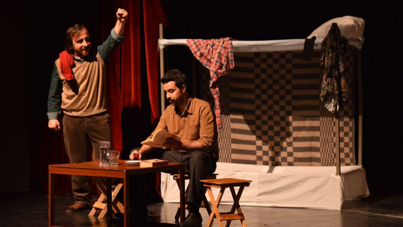 Bursa'da tiyatro severlerden tam not alan oyun