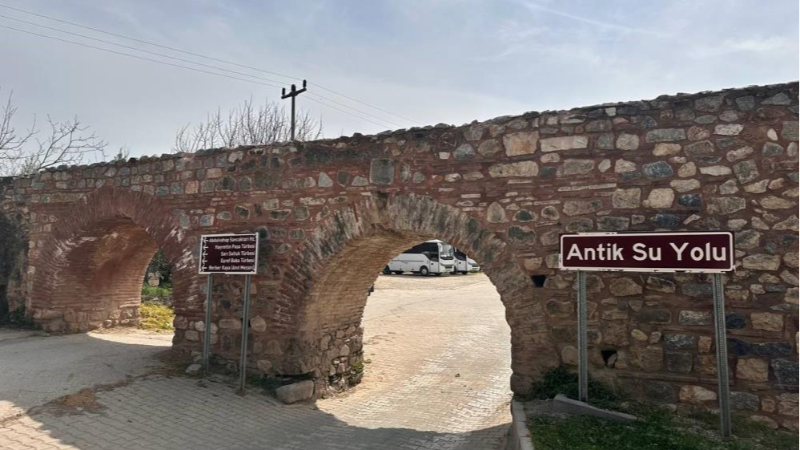 Bursa'da turistler, Osmanlı Dönemi'ne ait mezar taşı buldu