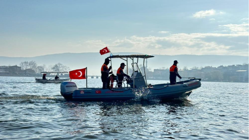Bursa'da Uluabat Gölü'nde baskın var; 30 kişiye suçüstü...