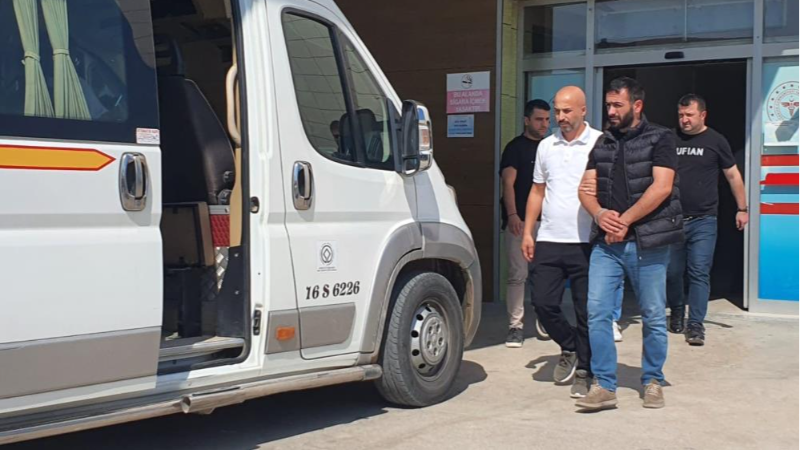Bursa'da uyuşturucu taciri polisten kaçamadı