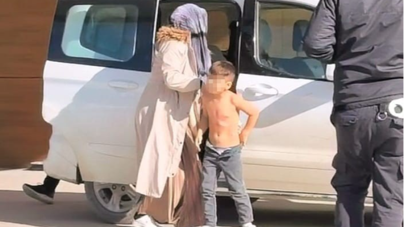 Bursa'da üzerine kaynar su devrilen çocuk yaralandı