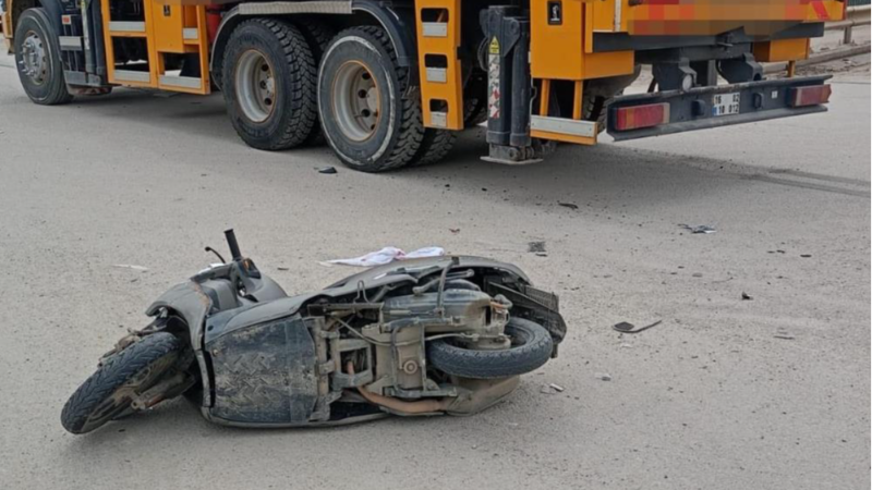 Bursa'da vinç ile çarpışan motosiklet sürücüsü yaralandı