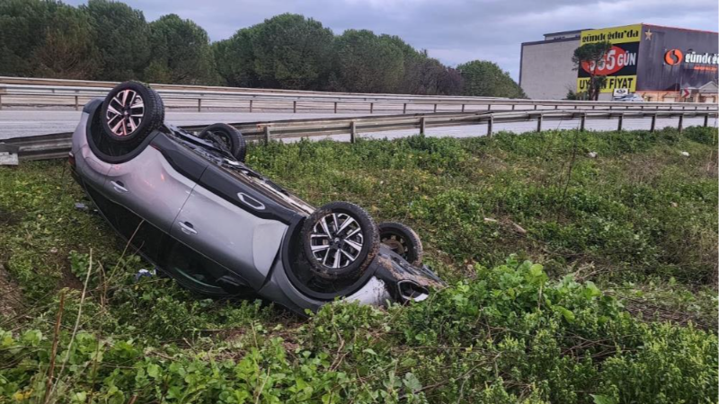 Bursa'da yanlış yola giren araç bu hale geldi
