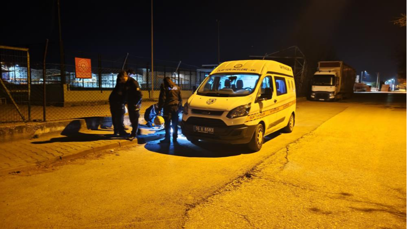 Bursa'da yaşları küçük hırsızlar büfeden 90 paket sigara çaldı!