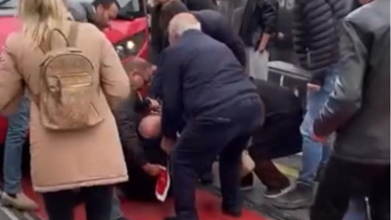Bursa'da yaşlı adama tramvay çarptı!