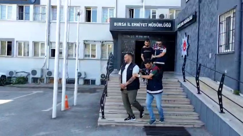 Bursa'da yaşlı adamı 5 milyon TL dolandırdılar!
