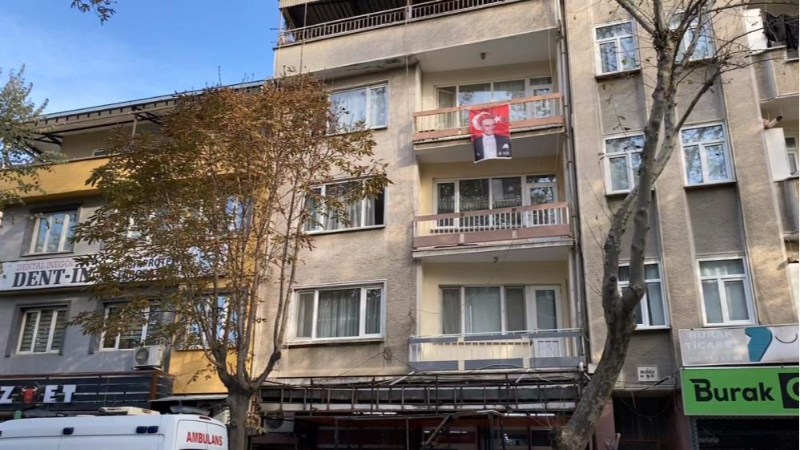 Bursa'da yaşlı adamın acı sonu; Balkondan düştü...