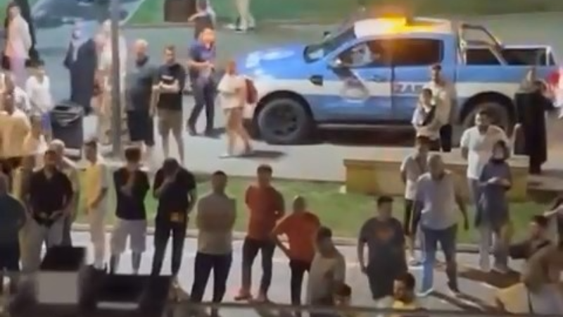 Bursa'da zabıta ekipleri seyyar satıcı peşinde!