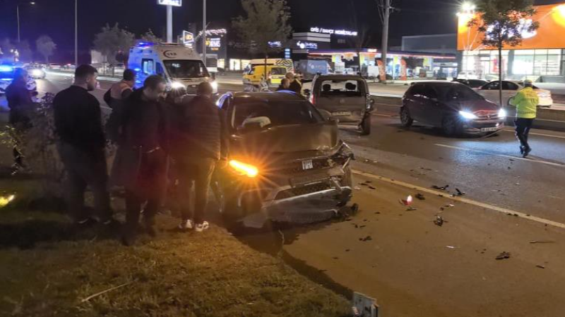 Bursa'da zincirleme kaza; 3 kişi yaralandı...
