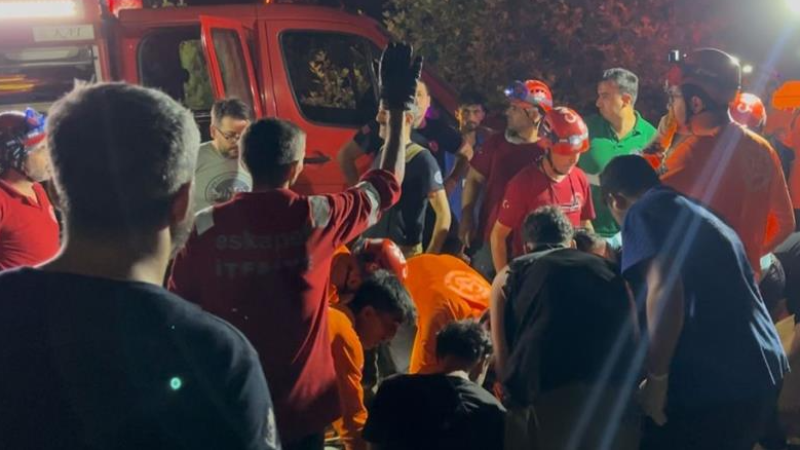 Bursa'daki yangın için gönüllü geldi, devrilen su tankerinde hayatını kaybetti