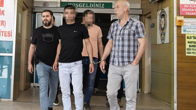 Bursa'dan aranan şüpheli okey oynarken yakalandı