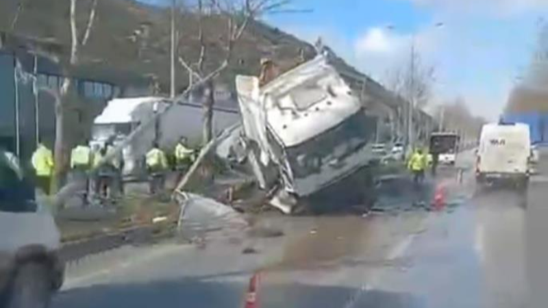 Bursa'dan korkutan görüntü; Sürücüyü Allah korudu...