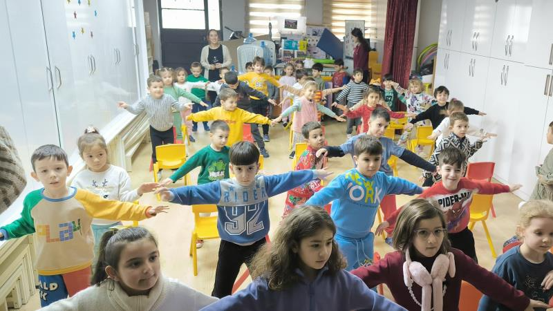 Bursalı minikler okul öncesi eğitimde sınırları aştı