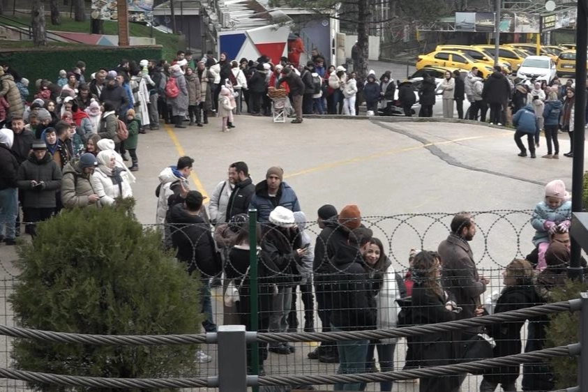 Bursalılar Uludağ'a akın ediyor