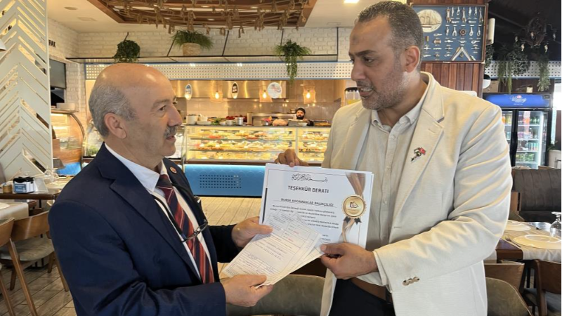 Bursa'nın ünlü balıkçısı alkışı hak etti; Gazze'ye bağışlıyor