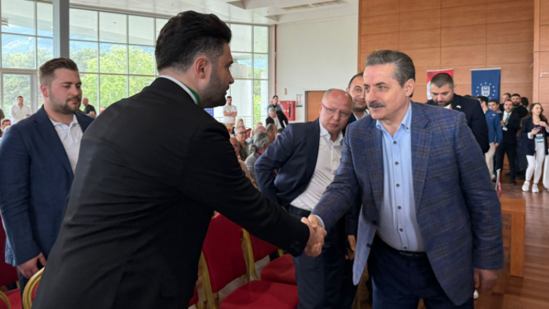 Bursaspor Başkanı babası Faruk Çelik'i işte bu sözlerle onurlandırdı!