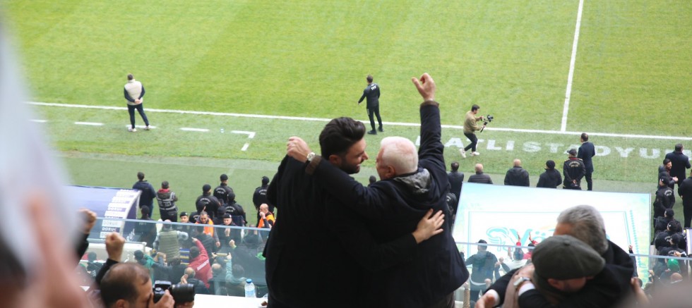 Bursaspor Başkanı Enes Çelik eleştiriye sert çıktı; Vefasız değilim...