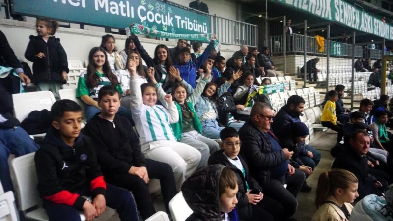 Bursaspor coşkusuna ilk kez şahit oldular!