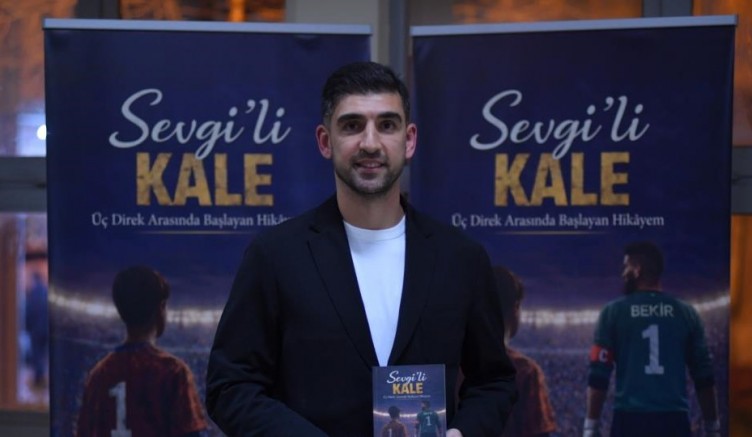 Bursaspor'un eski kalecisi kitap çıkardı!