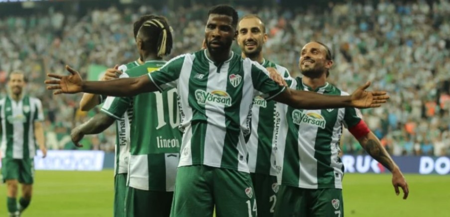 Bursaspor'un yıldız golcüsüne milli davet!