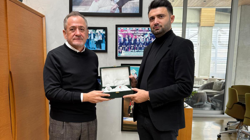 Bursaspor'da Ali Ay döneminin 2.Başkanı bakın ne yaptı!