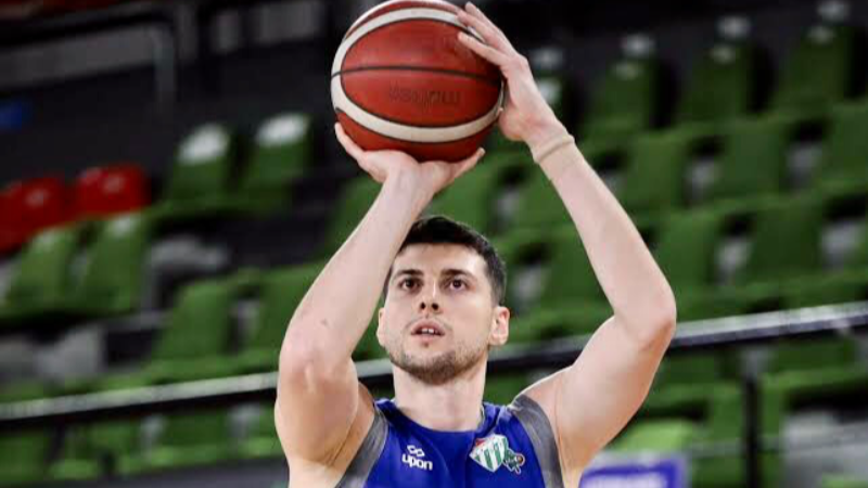 Bursaspor’da bir ayrılık daha!