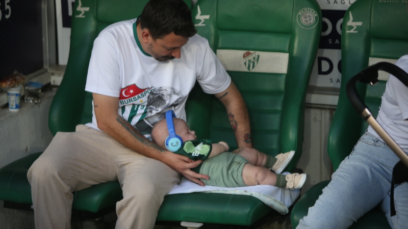 Bursaspor’da Çağan Ata bebeğe katkı; Özel forma alıcısını buldu...