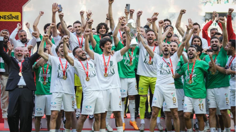 Bursaspor'da meraklı bekleyiş; Rakipler kim olacak?