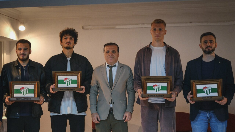 Bursaspor’da okul ziyaretleri sürüyor