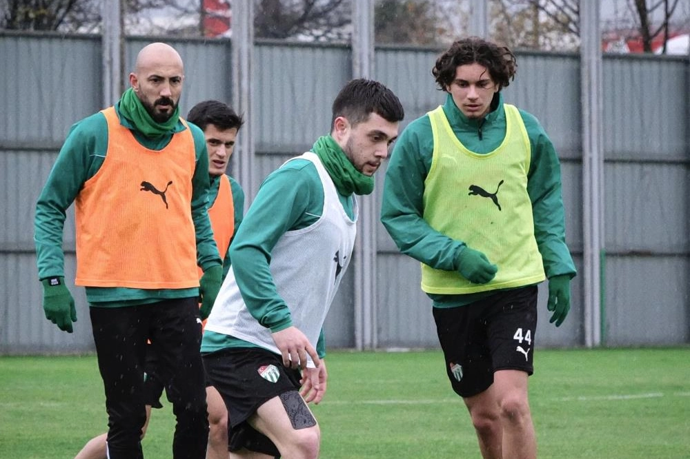 Bursaspor'da Vefa'nın lisansı çıktı