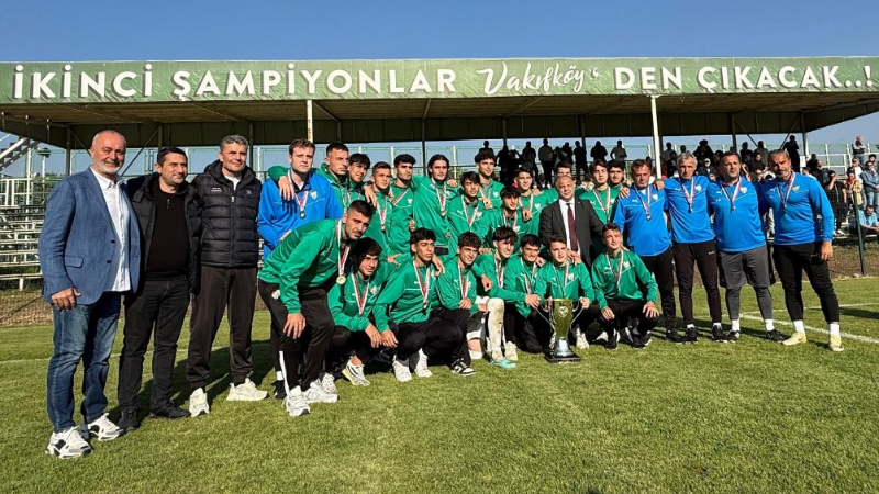 Bursaspor'dan bir şampiyonluk daha; U-17 mutlu sona ulaştı...