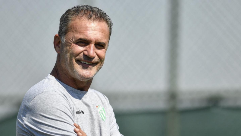 Bursaspor'un eski hocasına bunu da yaptılar; Sadece tek yenilgisi vardı