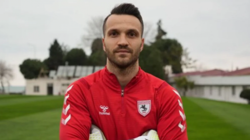 Bursaspor'un eski kalecisi Süper Lig'de ışıldıyor