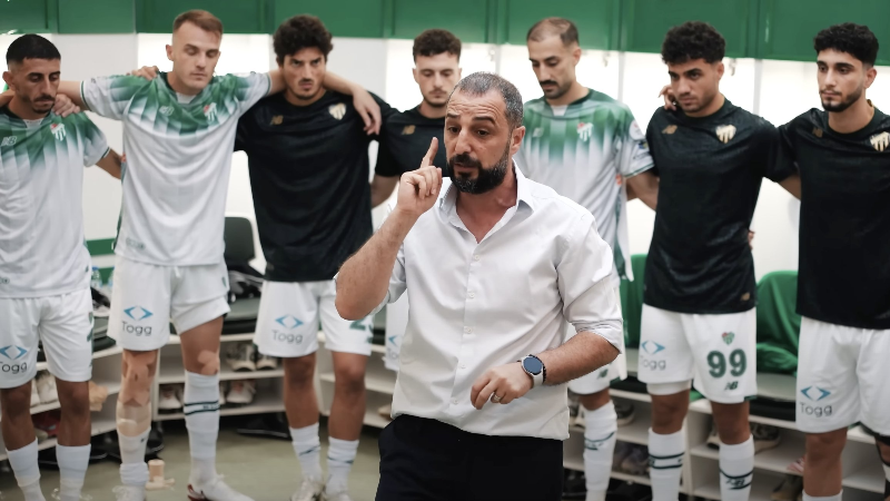 Bursaspor’un hocası Adem Çağlayan'dan şok haber!