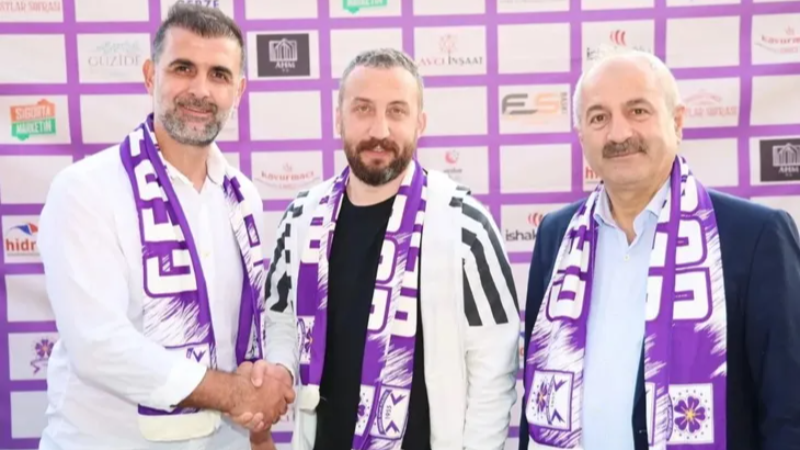 Bursaspor'un rakibi hocayı gönderdi!