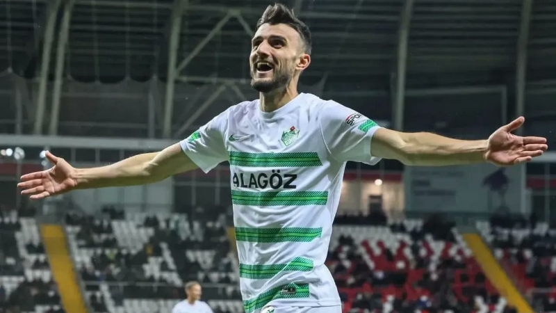 Bursaspor'un yeni forveti o mu olacak?