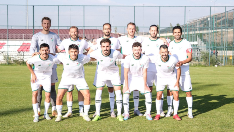 Bursaspor'un yüzü son saniyede güldü