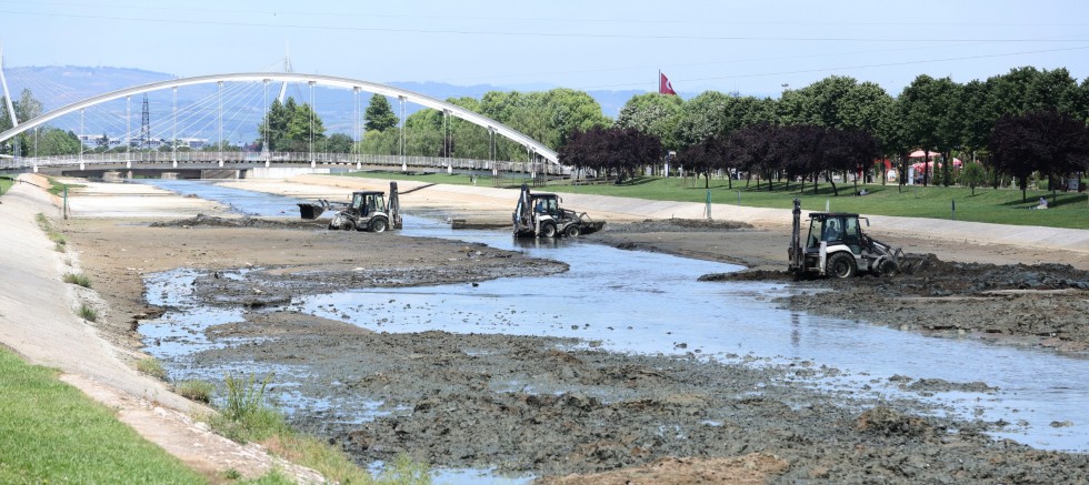 BUSKİ işbaşında; O dere temizlendi...