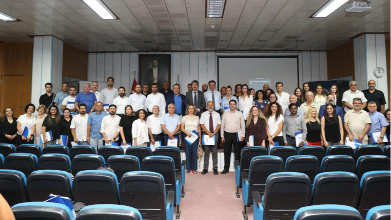 BUÜ’de başarılı akademisyenler ödüllendirildi