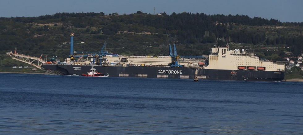 Çanakkale Boğazından dev geçiş