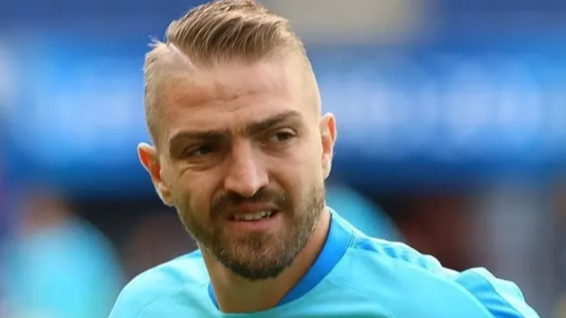 Caner Erkin futbolu bırakıyor mu?