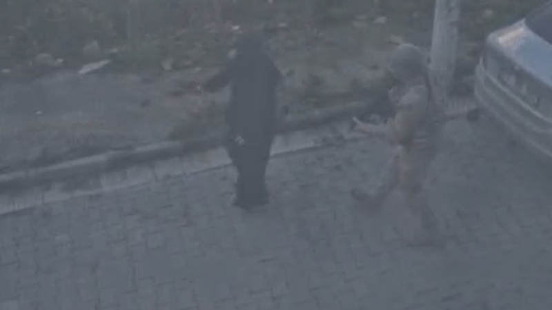 Çatışma bölgesinden çarpıcı görüntü!