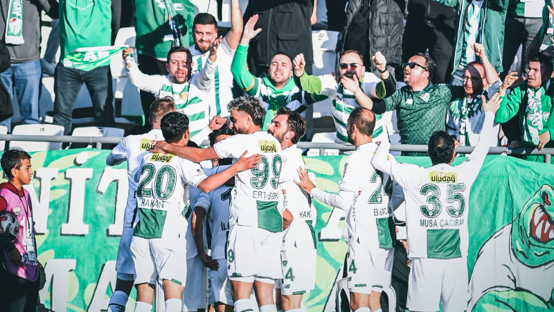 Çekilin yoldan Bursaspor geliyor