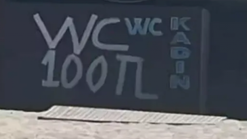 Çeşme yine Türkiye'nin gündeminde; İşte WC'ye girme fiyatı...