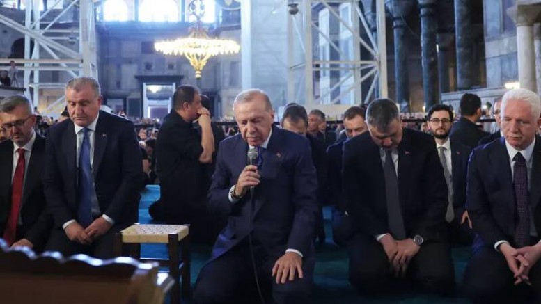 Cumhurbaşkanı Erdoğan Ayasofya’da