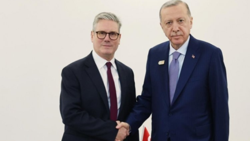 Cumhurbaşkanı Erdoğan, İngiltere Başbakanı Starmer ile görüştü