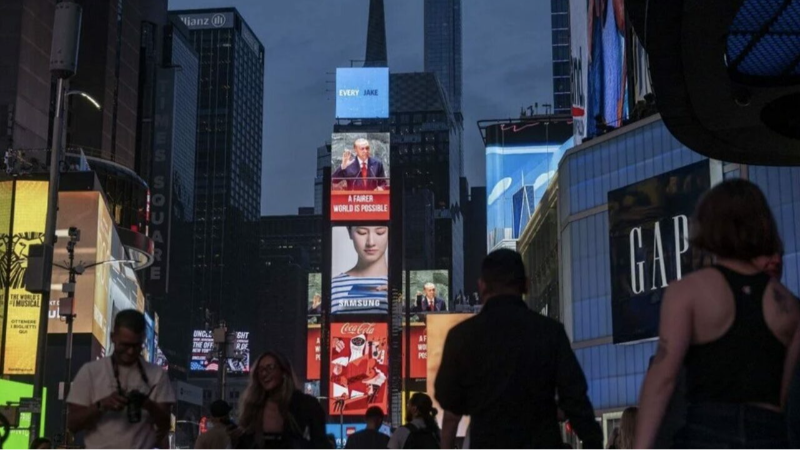 Cumhurbaşkanı Erdoğan’ın sözü Times Meydanı’nda