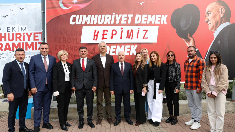 Cumhuriyet coşkusu sokaklara taşındı