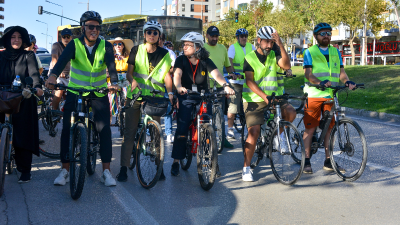 Daha sağlıklı Bursa için pedal çevirdiler